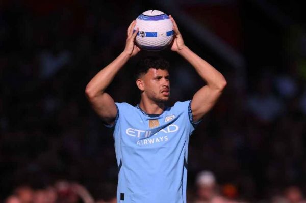  صحبت‌های گواردیولا در مورد مدافع تیمش  باهوش نیست