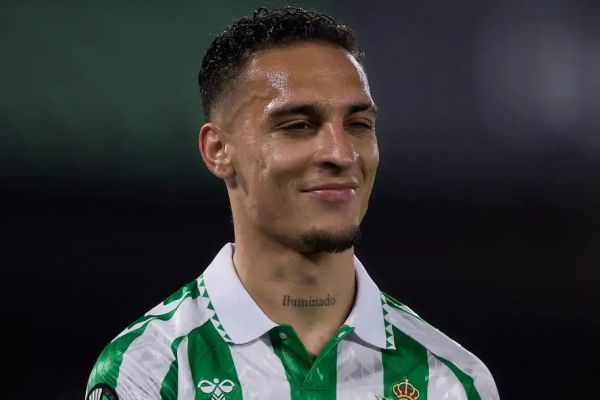  بتیس برای حفظ ستاره منچستریونایتد، خود را به آب و آتش خواهد زد