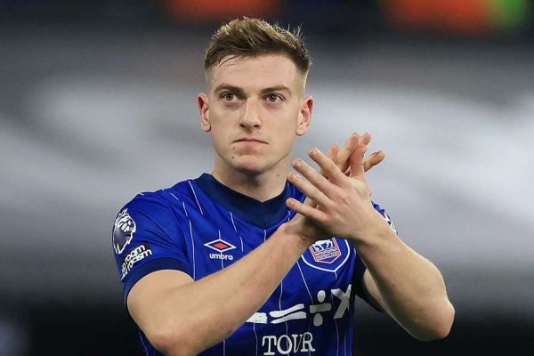  دو رقیب سرسخت برای منچستریونایتد در راه جذب ستاره ایپسویچ تاون