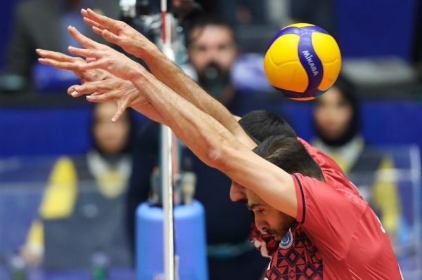  برد دراماتیک فولاد  تعیین قهرمان به پنجشنبه موکول شد