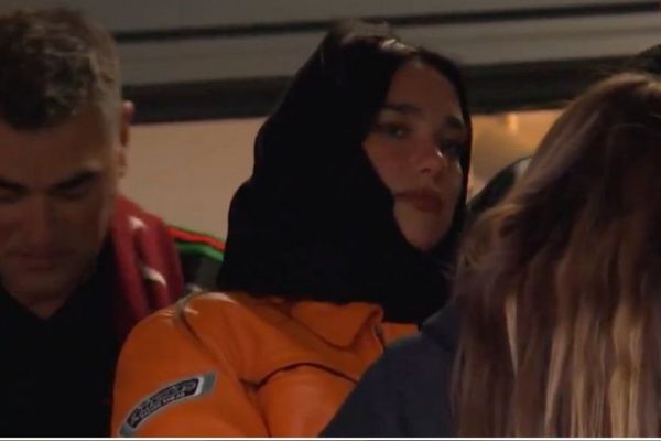 ستاره دنیای موسیقی تماشاگر ویژه بازی رئالمادرید و آرسنال