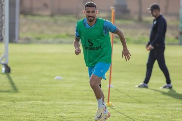  کاظمیان در تعقیب مهاجم پرسپولیس در سیرجان