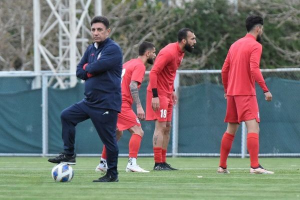 انتقاد دوباره خیابانی از قلعهنویی؛ به جوانان توجهی نمیکند