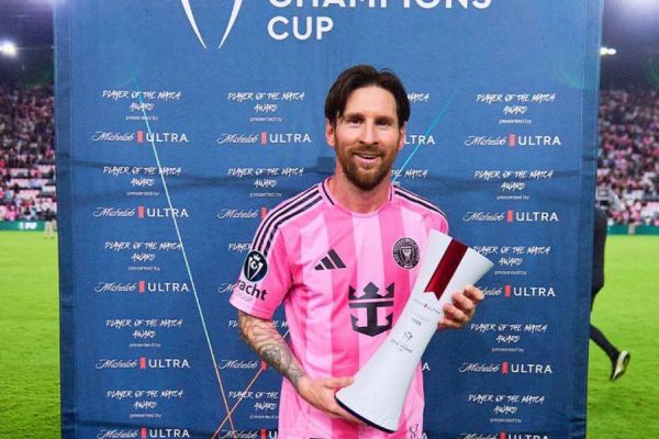  جایزه‌ای که مسی بامداد امروز دریافت کرد