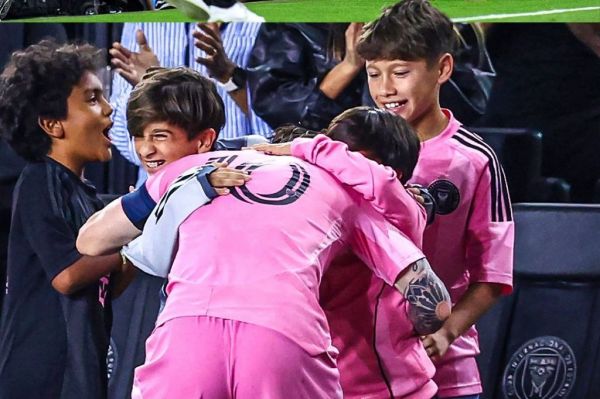 عکس؛ مسی و خوشحالی با بچههایش پس از درخشش مقابل لس آنجلس افسی