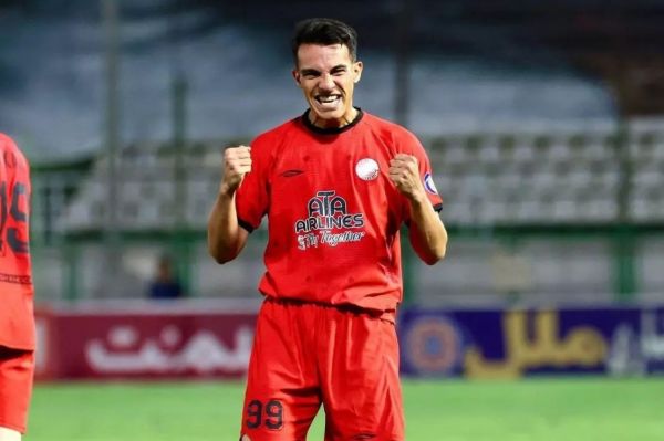 خوشحالی جنجالی حسینزاده در یزد؛ سلام نظامی ممنوع