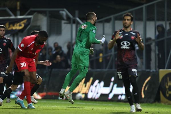 اتفاق عجیب؛ پرسپولیس از روی نقطه پنالتی گل نمیخورد