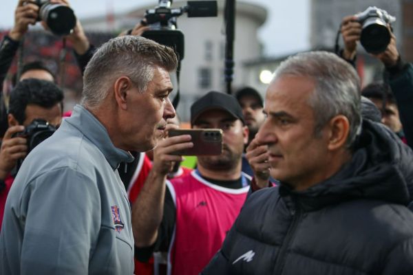  نساجی با استعفای میلوشوویچ موافقت کرد