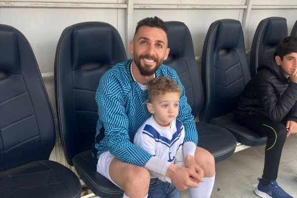  مهدی عبدی احساساتی با اشک های بهاری   عکس