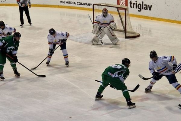  شکست هاکی روی یخ ایران برابر اندونزی در نخستین دیدار در جام جهانی