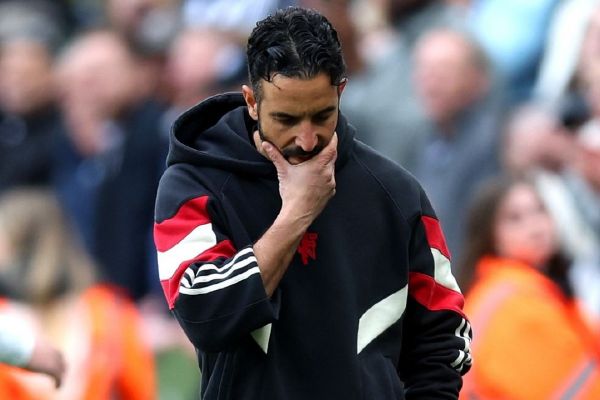  آموریم درباره انتقادات  اهمیتی نمی‌دهم