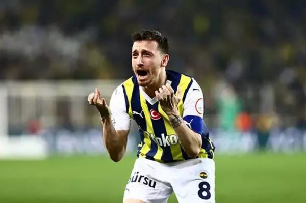 ادعای یک خبرگزاری پرسپولیس به دنبال کاپیتان پنچر و نیمکتنشین