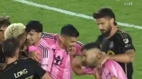  همان سوارز همیشگی؛ این بار جوردی آلبا را گاز گرفت