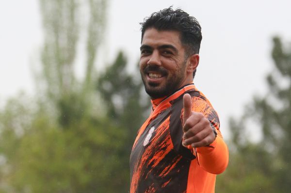 بازیکن خبرساز لیگ یک دوباره در زمین فوتبال؛ از مرگ برگشت