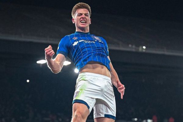 تماس اولیه چلسی و منچستریونایتد برای جذب ستاره ایپسویچ تاون