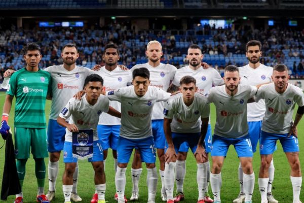 غریبهای در میان جمع؛ تیم سنگاپوری فینالیست آسیا شد