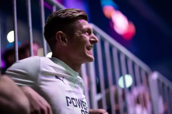 کری خوانی تونی کروس برای آرسنال با هوش مصنوعی عکس