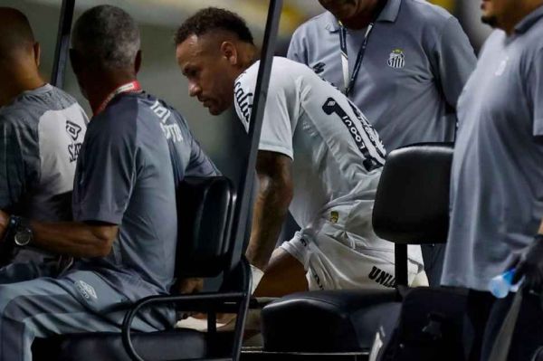  مصدومیت مجدد نیمار و ترک زمین با چشمانی اشکبار