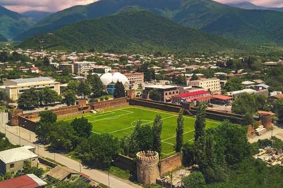 استادیوم منحصربهفرد؛ تیم گرجستانی که در یک قلعه باستانی بازی میکند