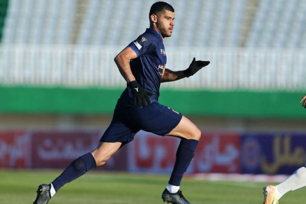 مدافع جوان گلگهر چشم سرمربی پرسپولیس را گرفت