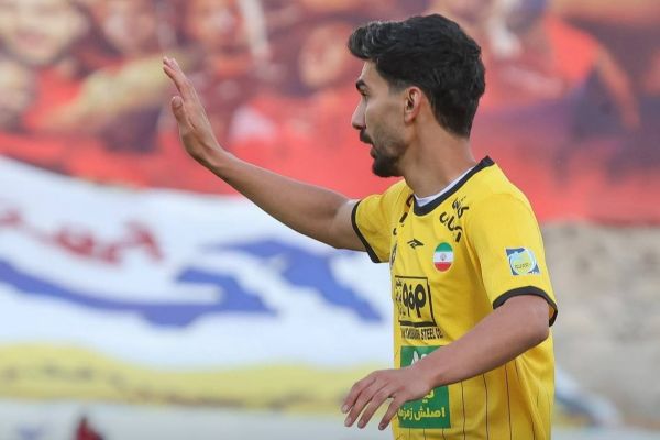 عبارت عجیب شکاری؛ به تراکتور کنایه زد