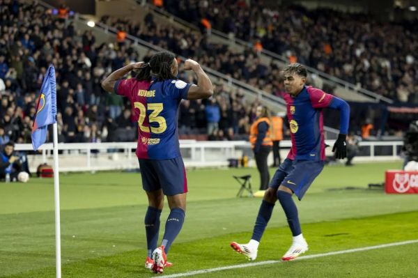 شوخی مدافع بارسلونا با ویدیوی عجیب دویدنش در خیابان