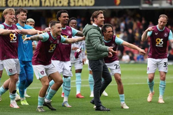 لیدزیونایتد و برنلی در آستانه بازگشت به لیگ برتر