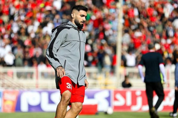 مدافع تراکتور با خوششانسی از اخراج گریخت