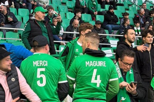  کری سنگین هواداران سنت اتین برای لیون با یادآوری گل مگوایر