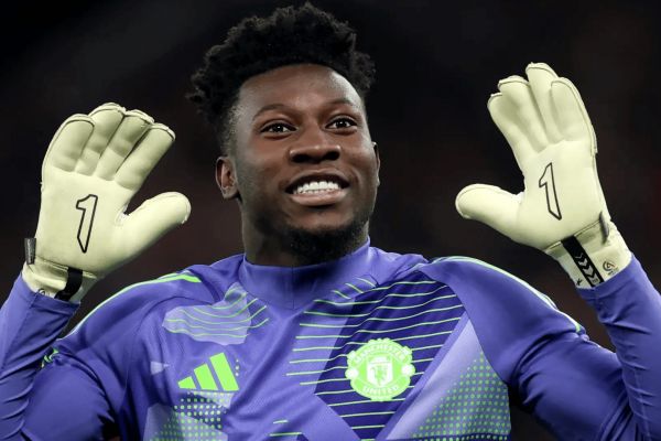 دروازهبان پر حاشیه منچستریونایتد ماندنی است