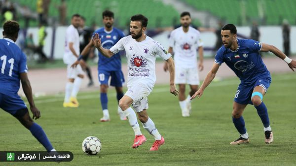 استقلال دو - هوادار دو وی ای آر با همه توان به ضرر آبی ها 1200 میلیارد تومان حریف 70 میلیارد تومان نشد