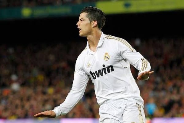  ۱۳ سال از «Calma Calma» گذشت؛ سکوت نیوکمپ با دست‌های کریس