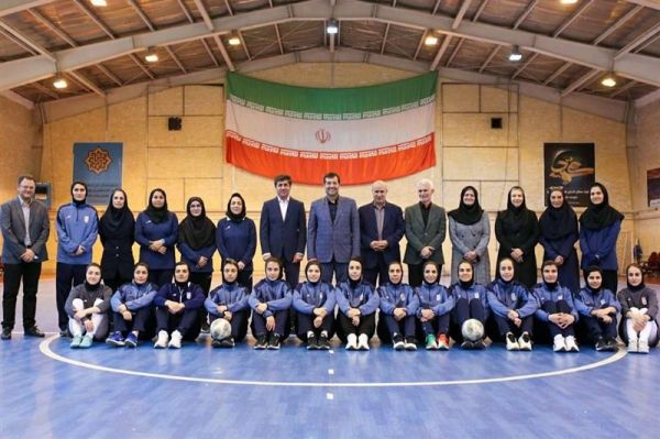 دیدار وزیر ورزش با اعضای تیم فوتسال بانوان