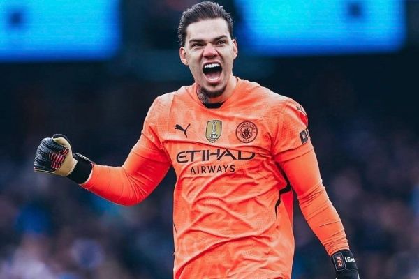 تماس اولیه الاتحاد عربستان با دروازهبان برزیلی منچسترسیتی