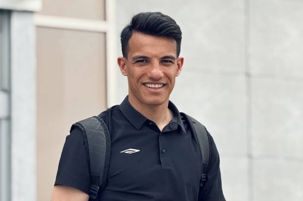  چشم مهاجم پرسپولیس به فولاد آره‌نا