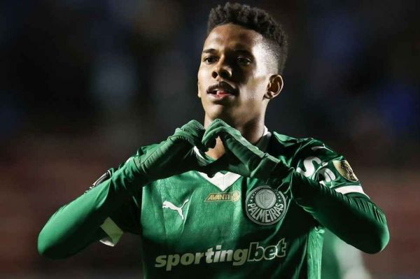  جشن تولد عجیب ستاره برزیلی؛ گلزنی و از حال رفتن