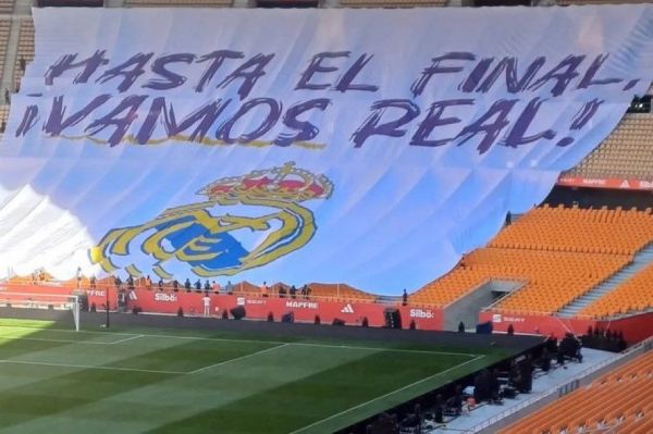  وفاداری بی‌پایان؛ تیفوی آشنای هواداران رئال مادرید در فینال کوپا دل ری