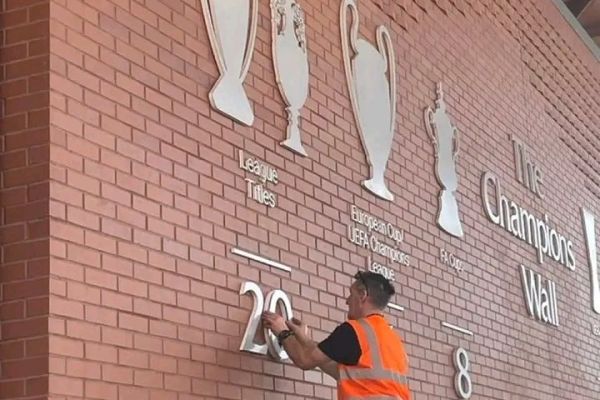 عکس؛ دیوار افتخارات لیورپول تغییر کرد