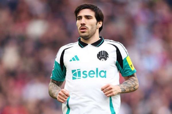  تصمیم ستاره ایتالیایی نیوکاسل راجع به آینده‌اش