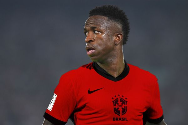  بیانیه فدراسیون برزیل در مورد قرمز شدن رنگ پیراهن تیمشان