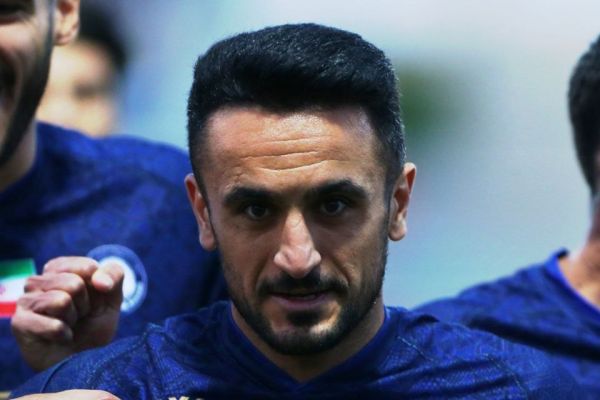 تماس استقلال با مدافع چپ گل گهر