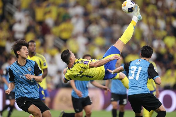 عکس؛ برگردان رونالدو مقابل تیم ژاپنی که ثمری نداشت