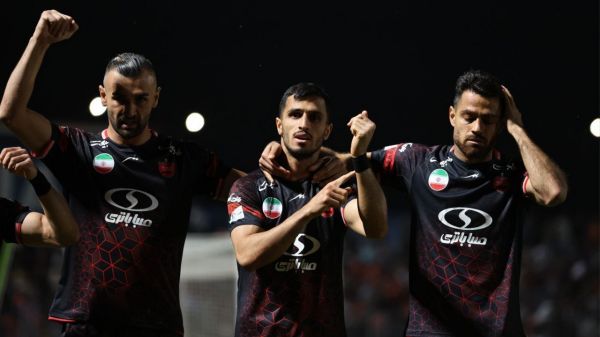 مس رفسنجان صفر - پرسپولیس سه پرسپولیس بار و بندیلش را همان نیمه اول بست