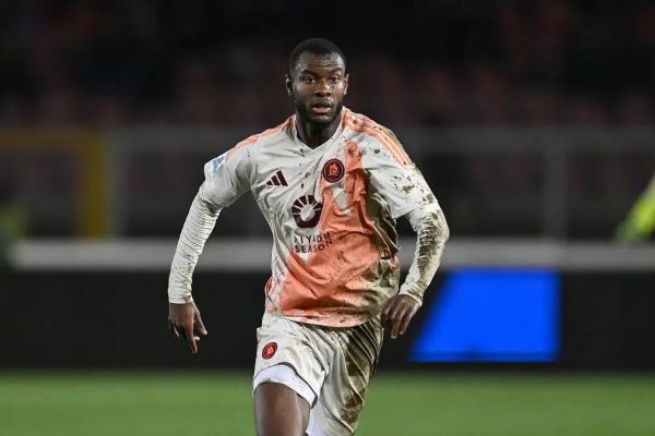  مدافع میانی رم گزینه تقویت خط دفاعی توپچی ها