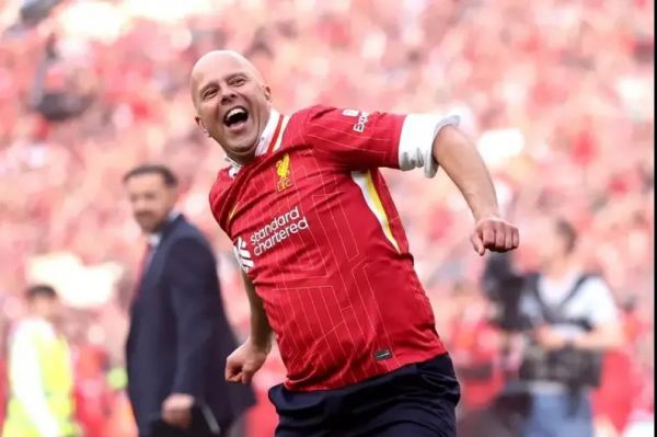 معروفترین شخصی که قهرمانی لیورپول را تبریک گفت