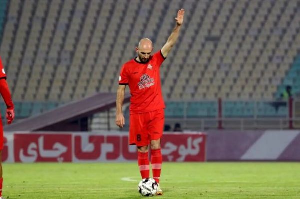  رونمایی گزارشگر شبکه استانی قزوین از بازیکن جدید تراکتور