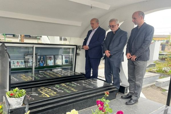 حضور تاج بر سر مزار قایقران و دیدار با یک پیشکسوت