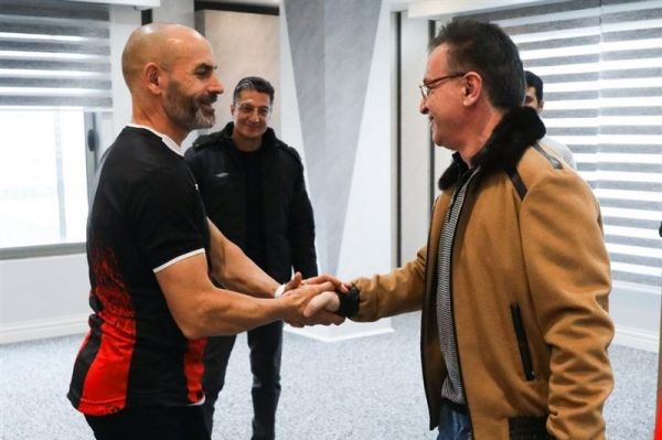  اختصاصی فوتبالی  قدردانی ویژه از زنوزی از اسپانیا