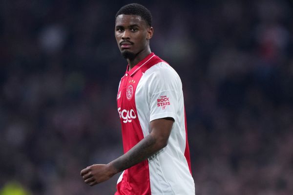  آژاکس آماده فروش یک بازیکن با استعداد دیگر به غول‌های انگلیسی