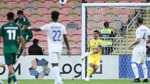  گزارش فنی  کار بزرگ دروازه بان استقلال؛ سید حسین حسینی با بیشترین سیو بالاتر از مندیِ الاهلی